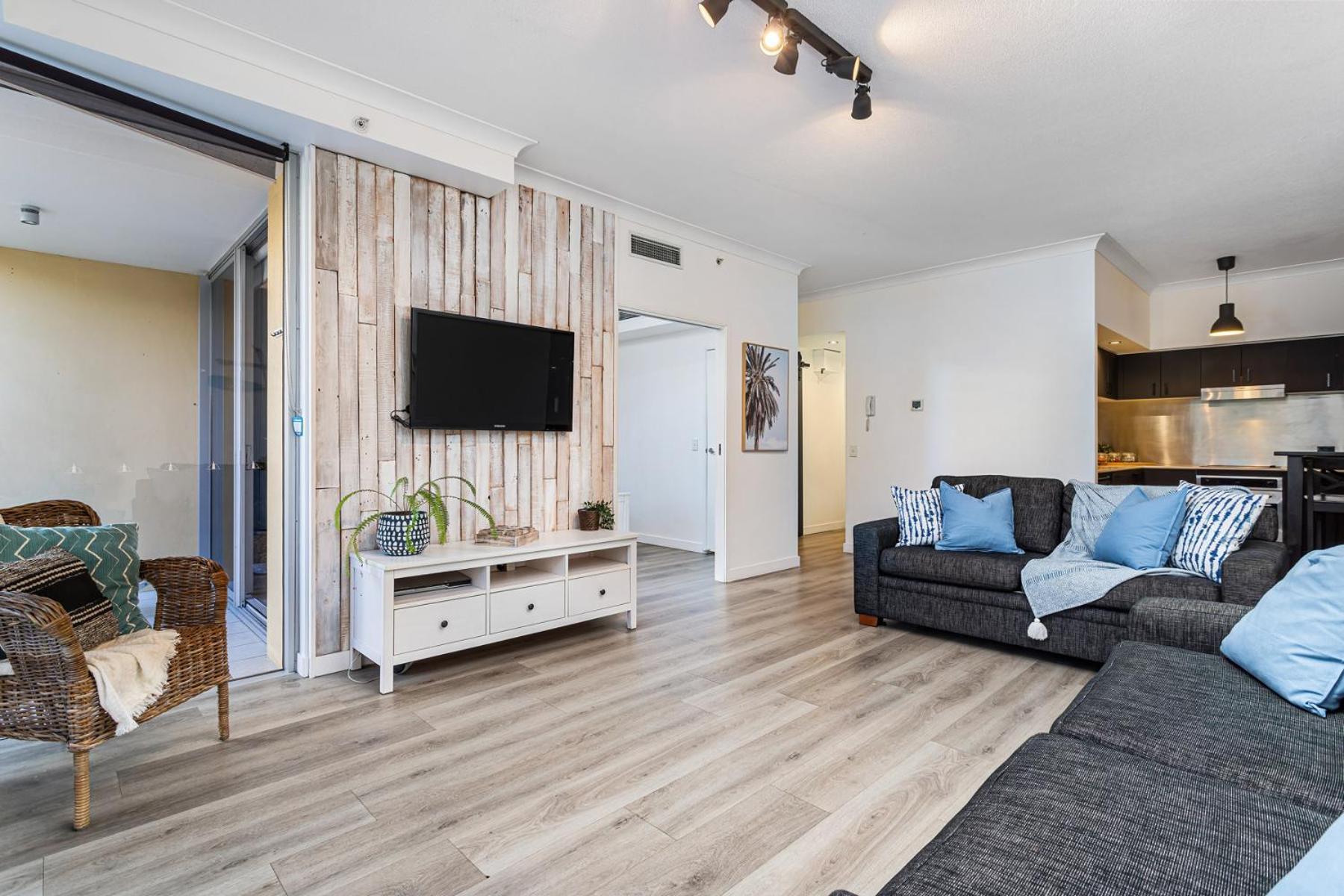 Apartment 'family Getaway' By Paradise *