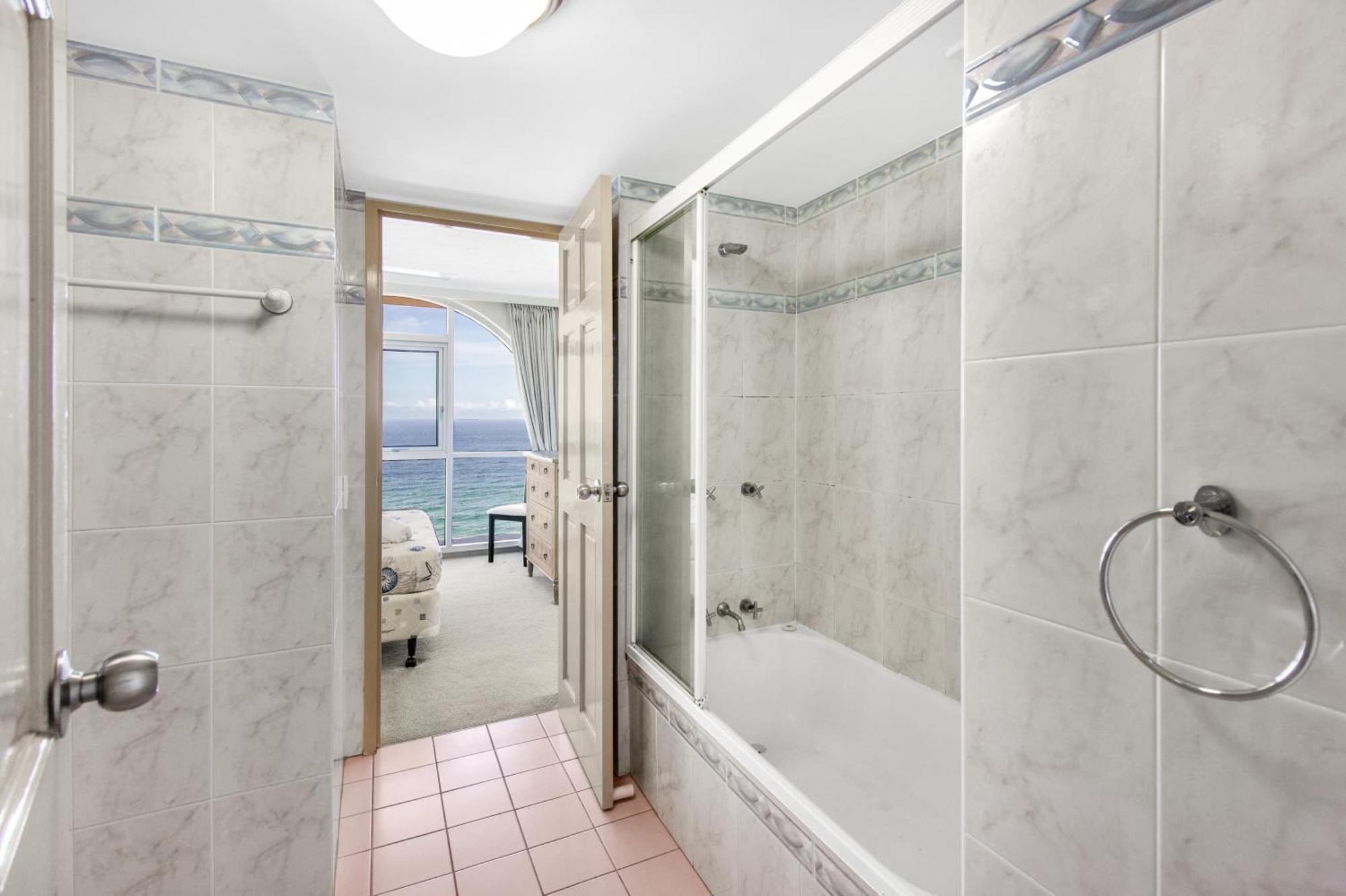 Boulevard Towers On Broadbeach 4*