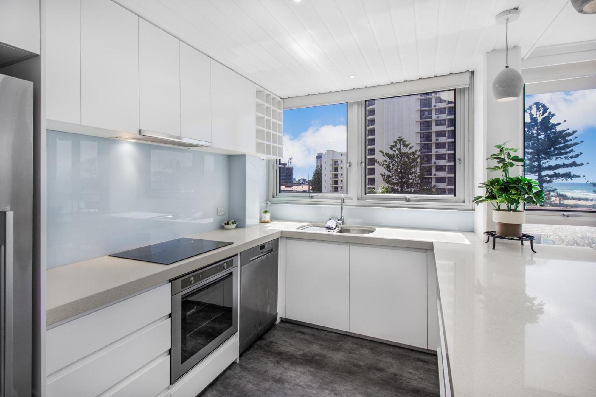 Boulevard Towers On Broadbeach 4*