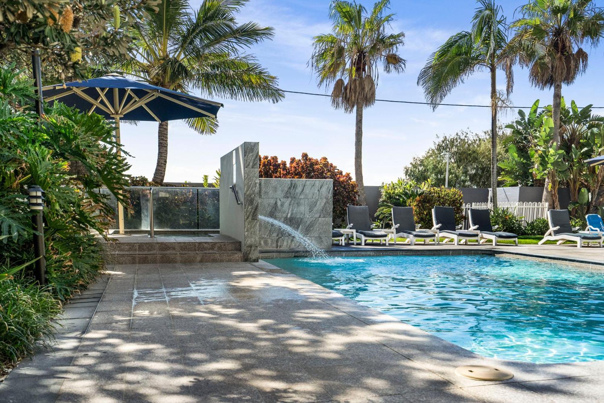 Boulevard Towers On Broadbeach 4*