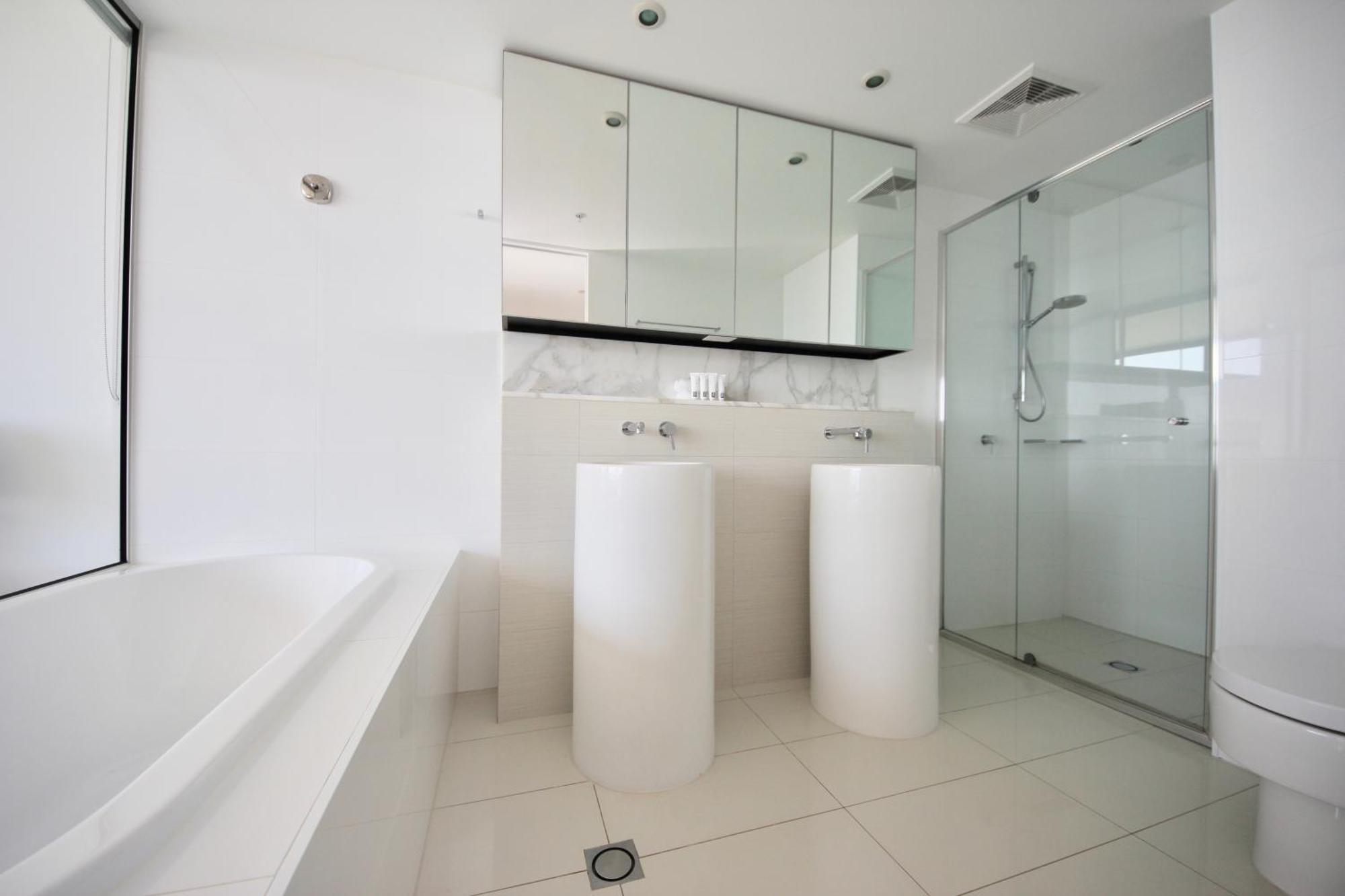 Oracle 2705 Apartment
