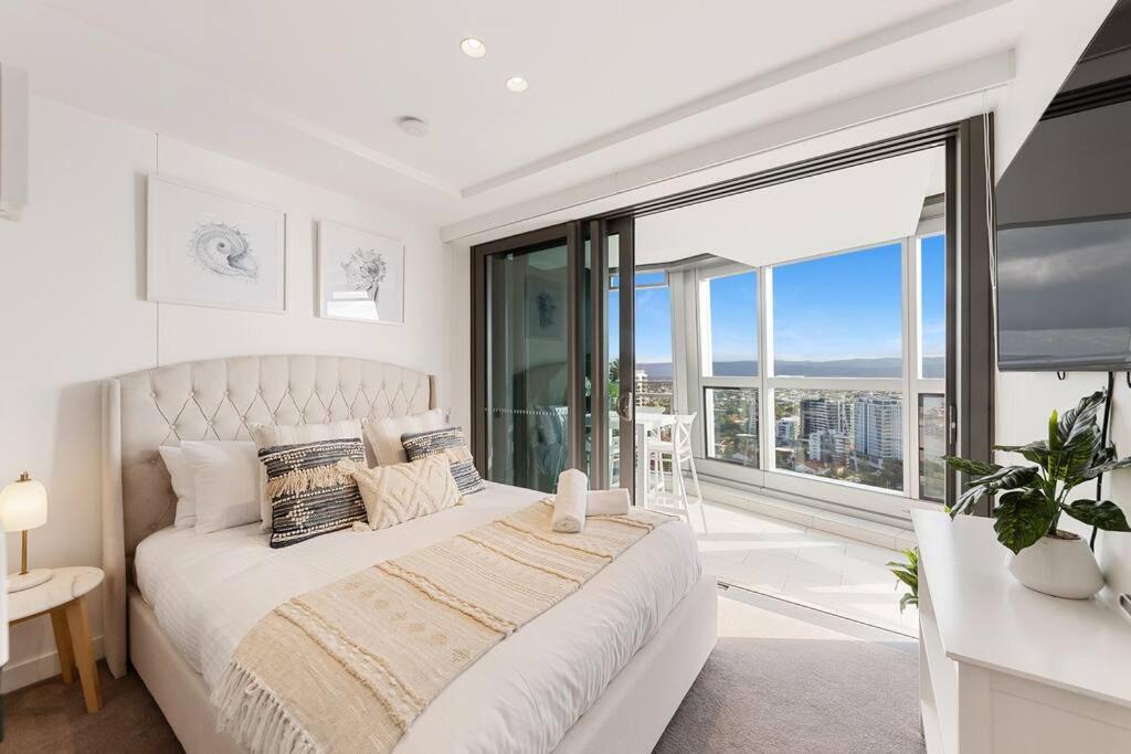 Beachfront Luxe 2bedroom With Sunset River Views * Gold Coast