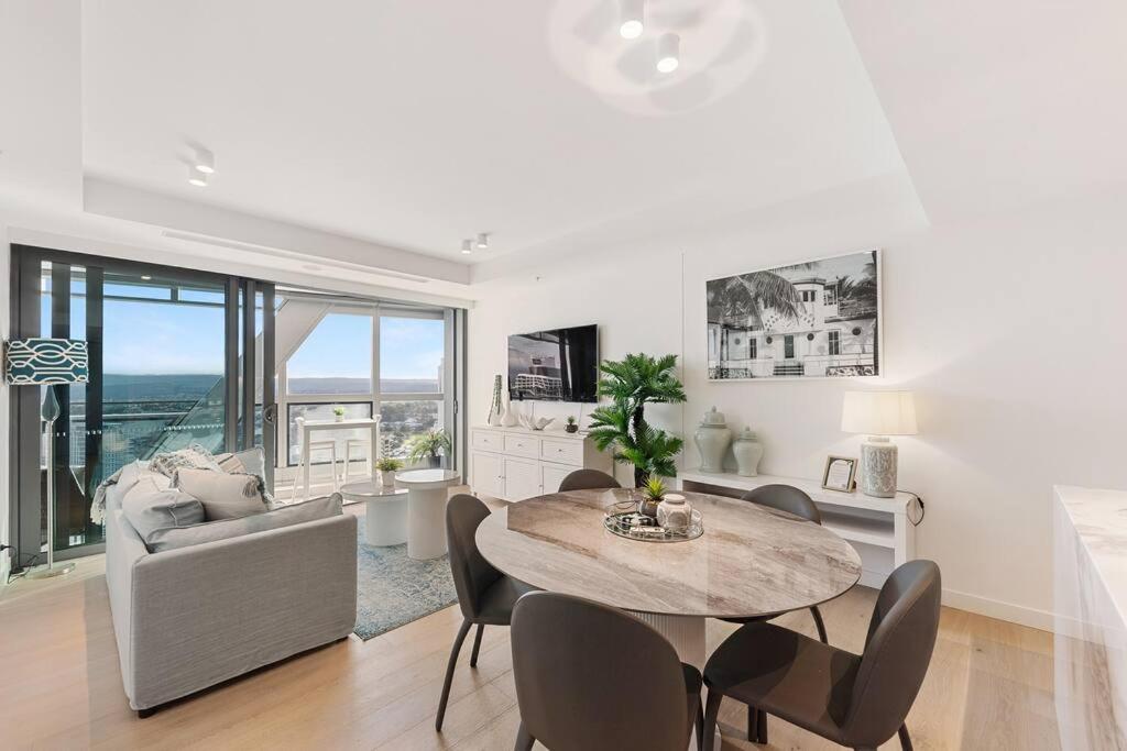Beachfront Luxe 2bedroom With Sunset River Views