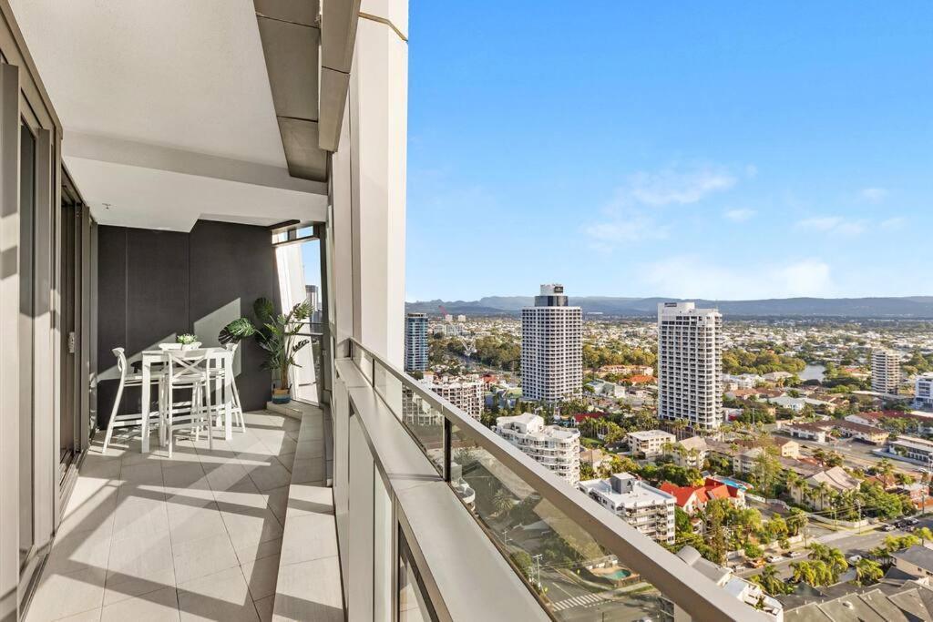 Beachfront Luxe 2bedroom With Sunset River Views Apartment Gold Coast