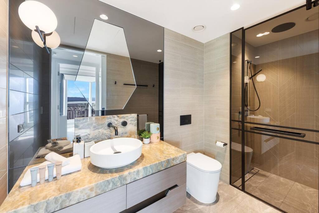 Beachfront Luxe 2bedroom With Sunset River Views * Gold Coast