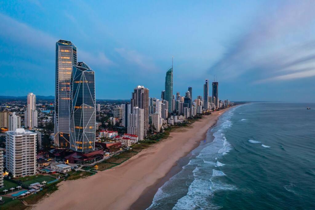 Apartment Beachfront Luxe 2bedroom With Sunset River Views Gold Coast