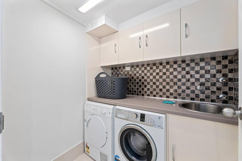 Level 29 - Oceanfront 2b At Imperial Surf Apartment Gold Coast