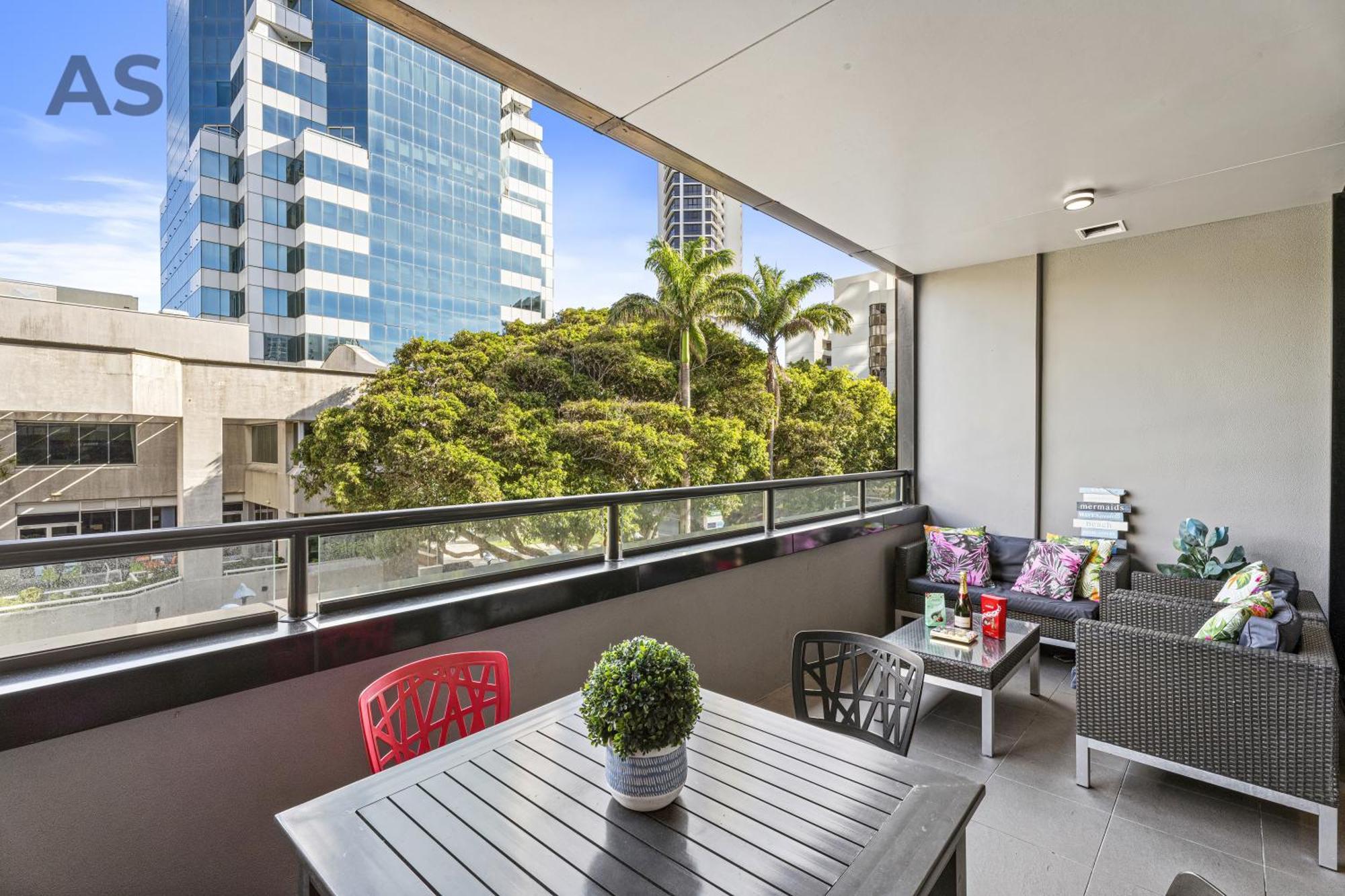 Circle On Cavill - Private - Apartment