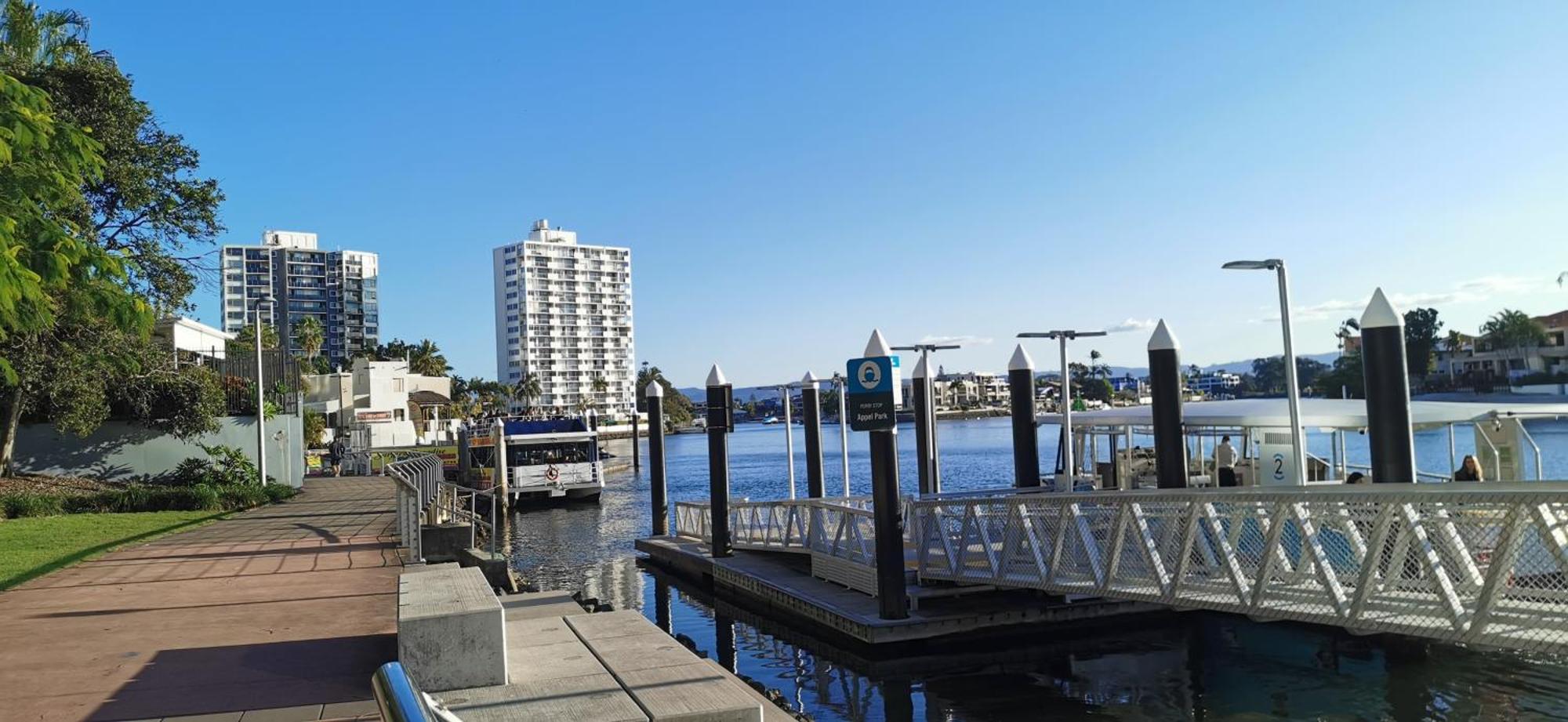 Apartment Beachside In The Heart Of Surfers Paradise - Free Parking