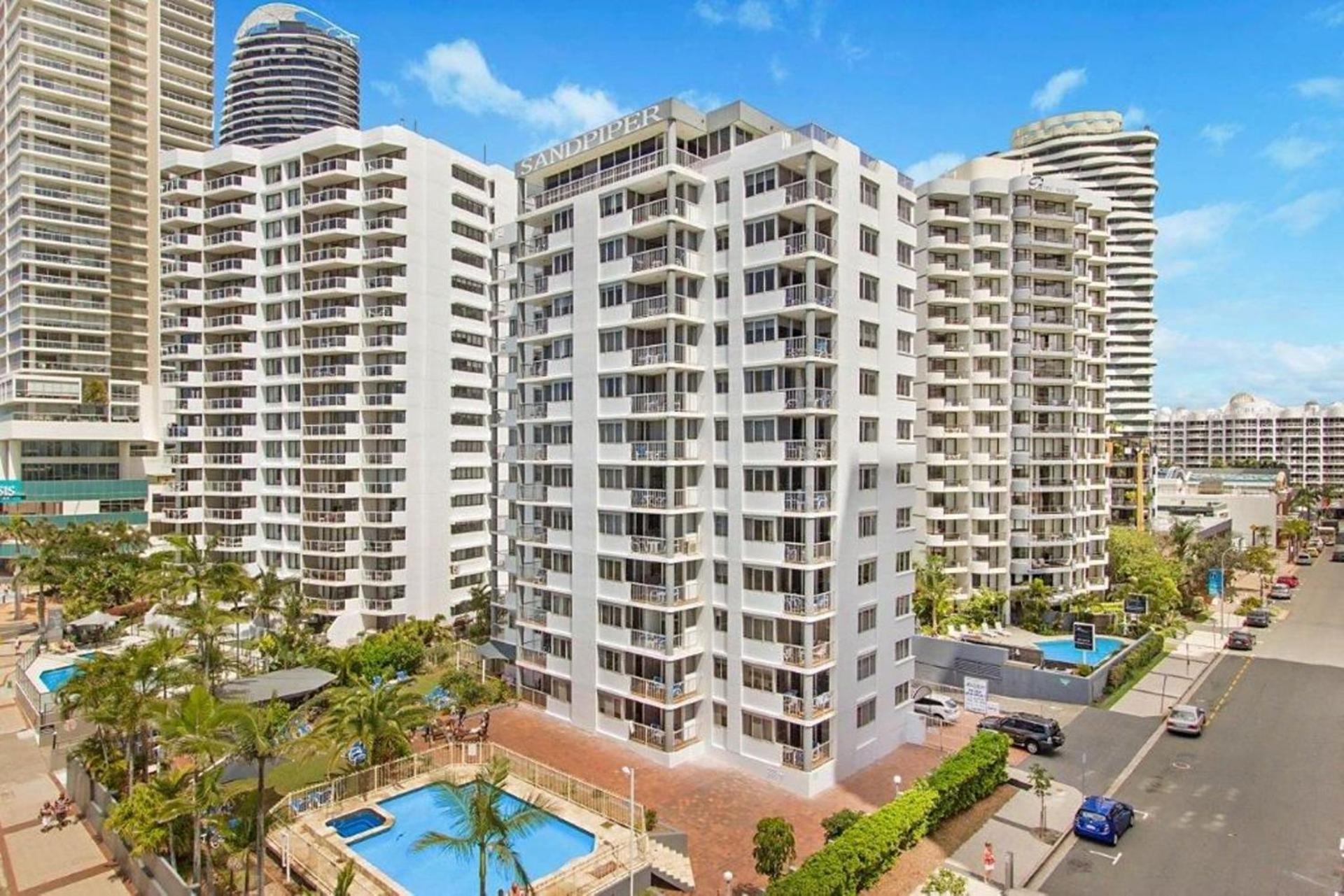 Apartment Beachfront Two Bedroom Broadbeach - Coasthm *