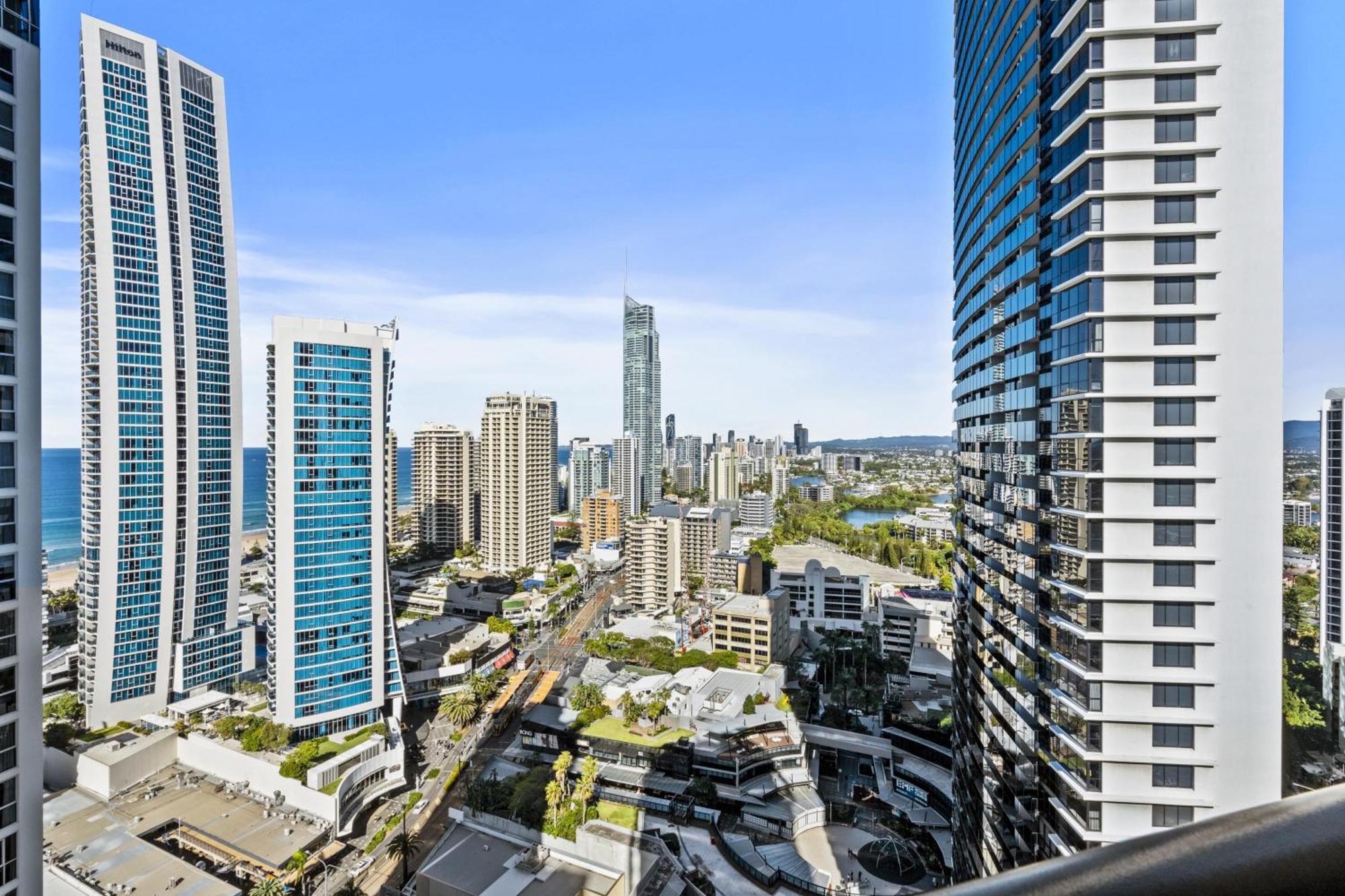 Chevron Renaissance Surfers Paradise Mid Week Madness Deal - Q Apartment