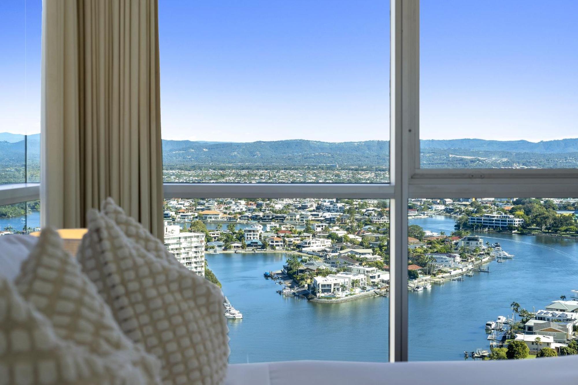 Chevron Renaissance Surfers Paradise Mid Week Madness Deal - Q