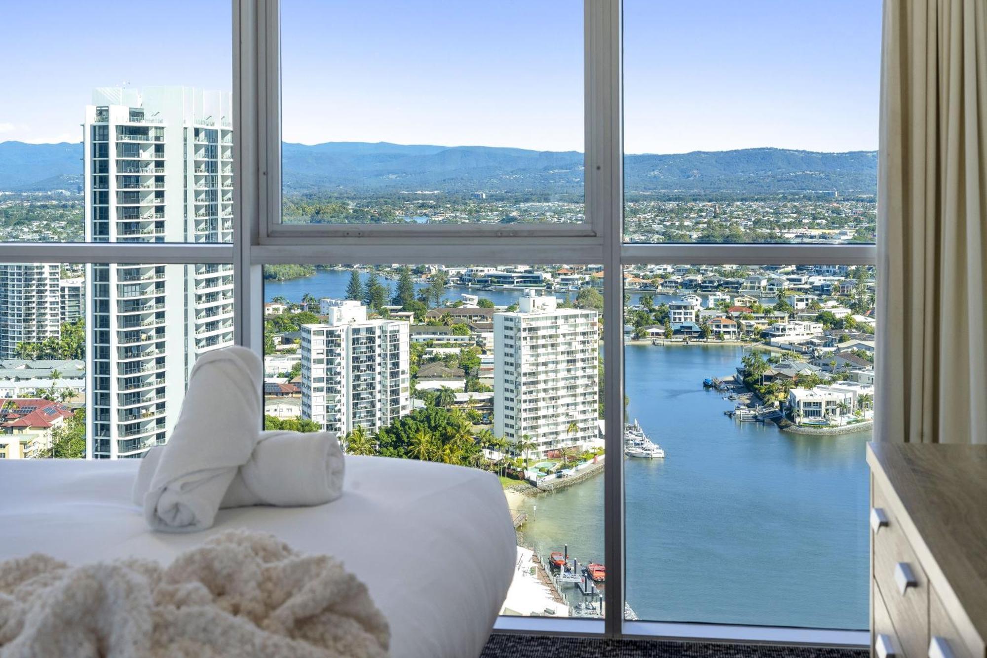 Chevron Renaissance Surfers Paradise Mid Week Madness Deal - Q * Gold Coast