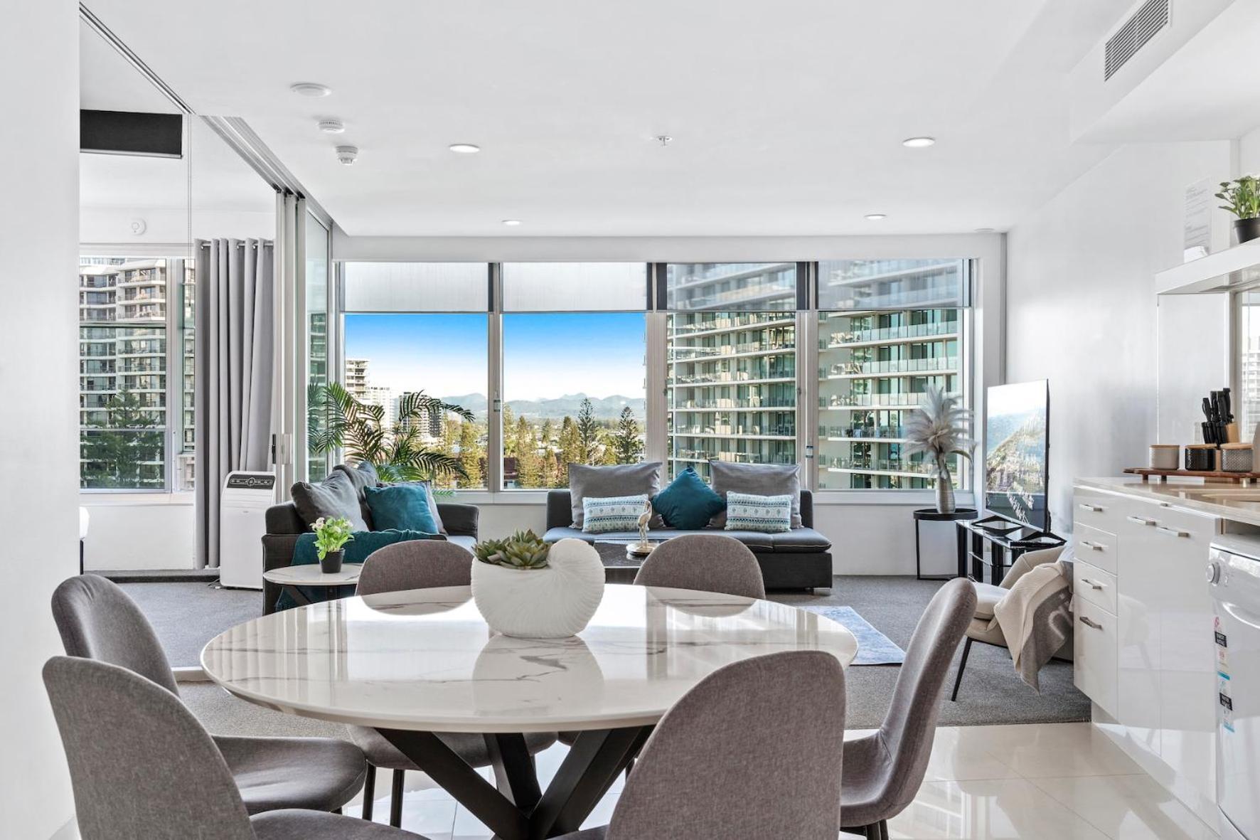 Central Surfers Paradise Family Retreat Gold Coast