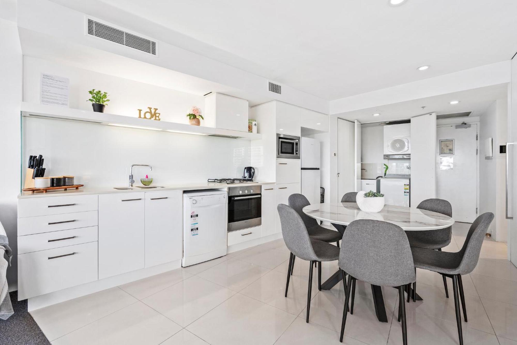 Central Surfers Paradise Family Retreat Gold Coast