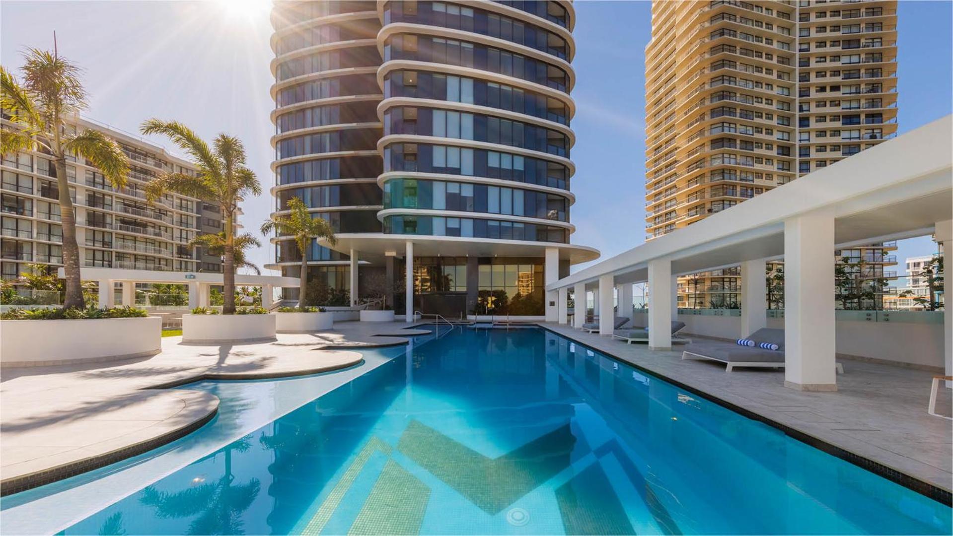 New Build Meriton Beachfront Apartment *