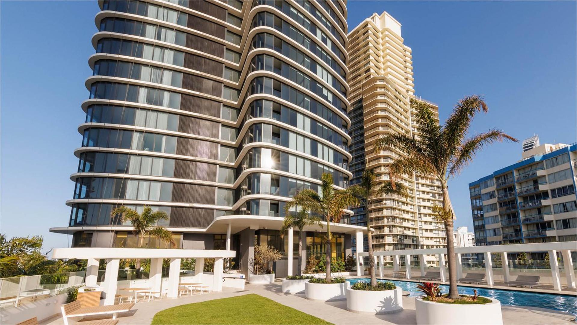 New Build Meriton Beachfront * Gold Coast
