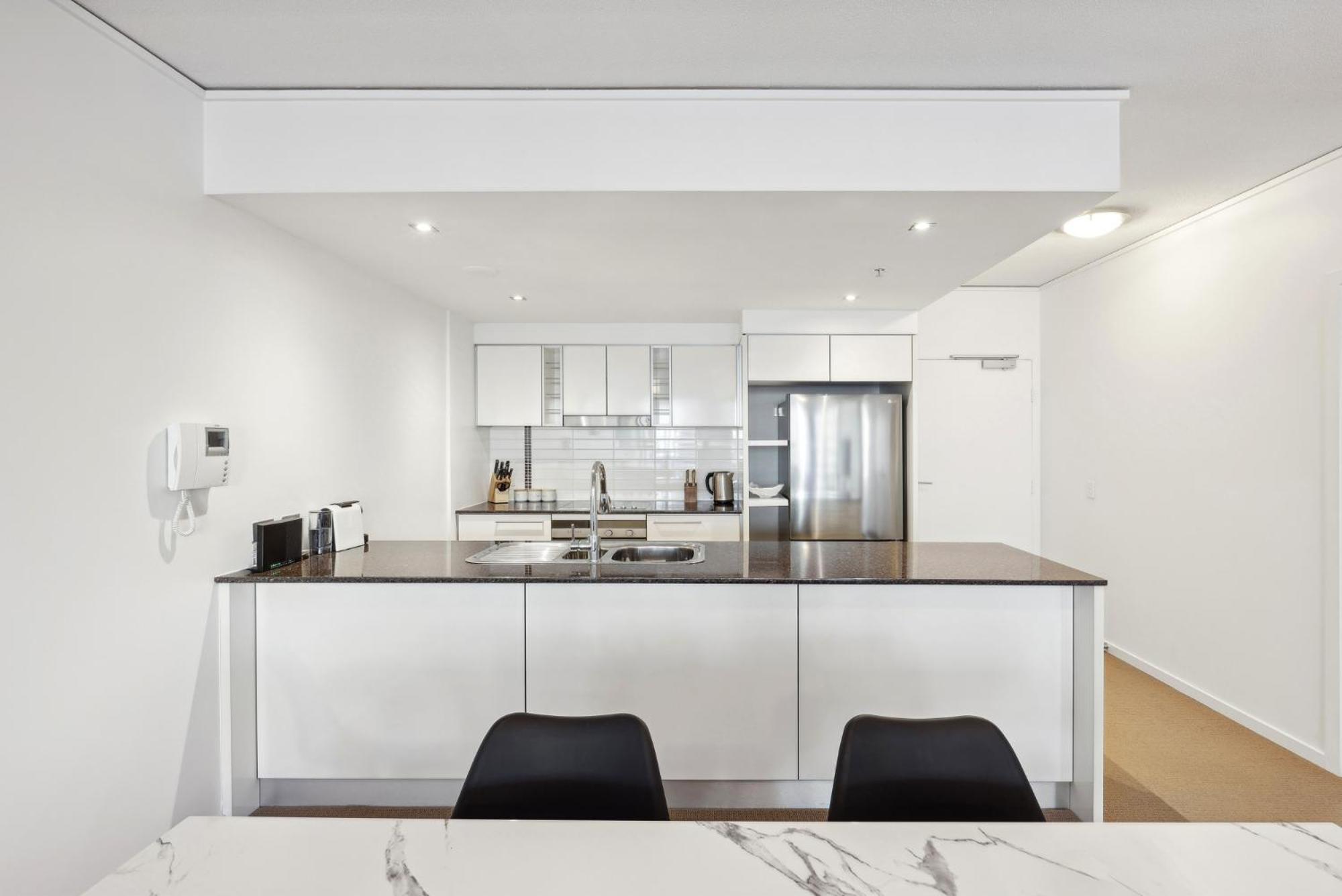 Apartment Ocean View 3-bed With Gym, Pool, Sauna & Parking Gold Coast