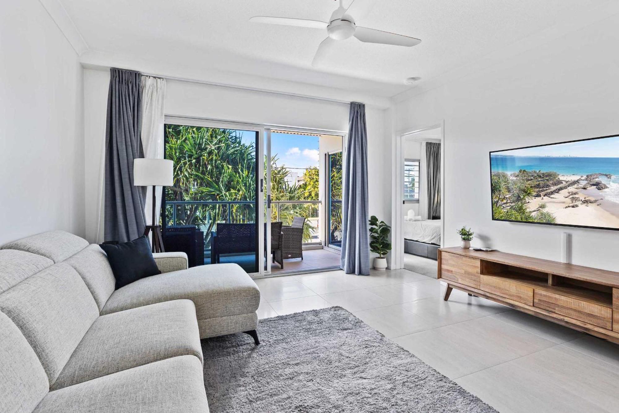 Relax In Luxury At Sunrise Cove Apartment