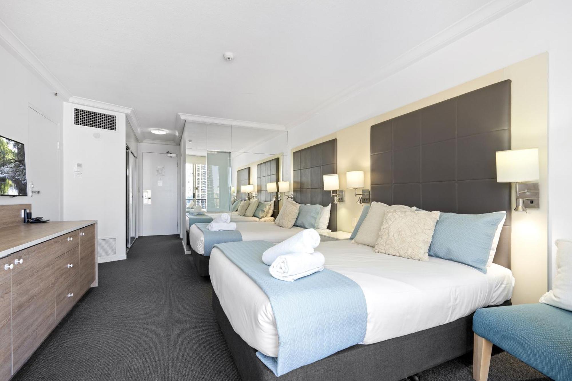 Apartment Modern Twin Units In Surfers Paradise - Q *