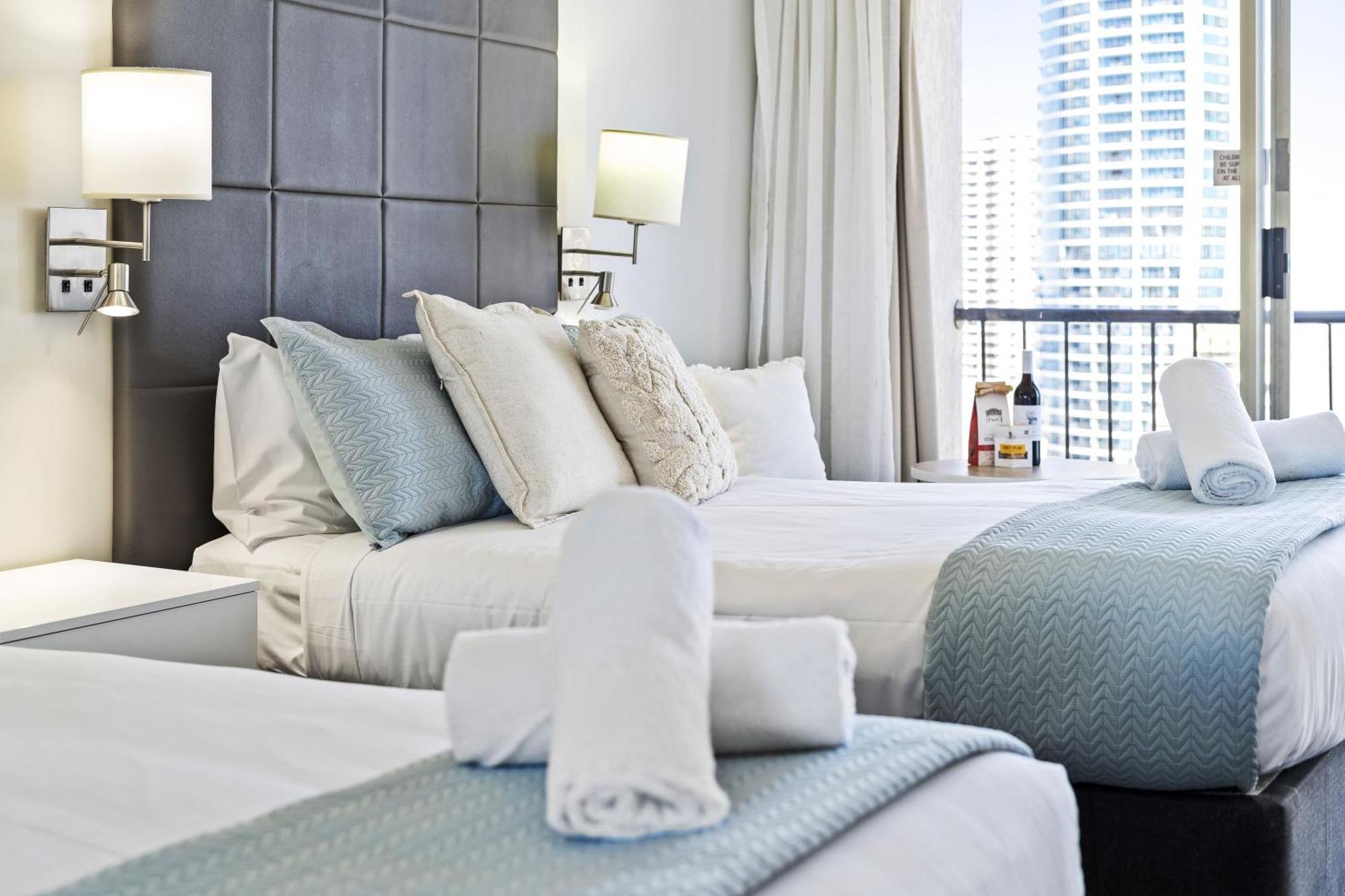Modern Twin Units In Surfers Paradise - Q Apartment *