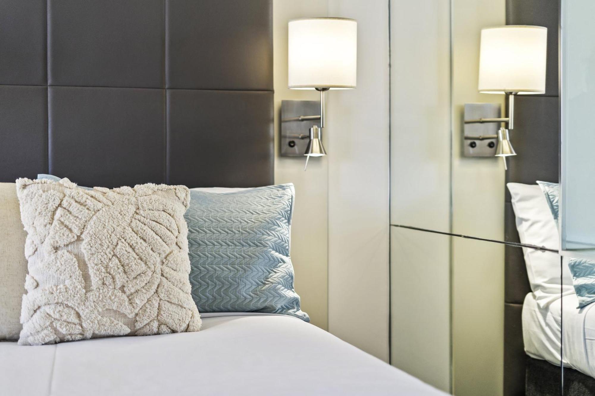 Modern Twin Units In Surfers Paradise - Q Apartment *