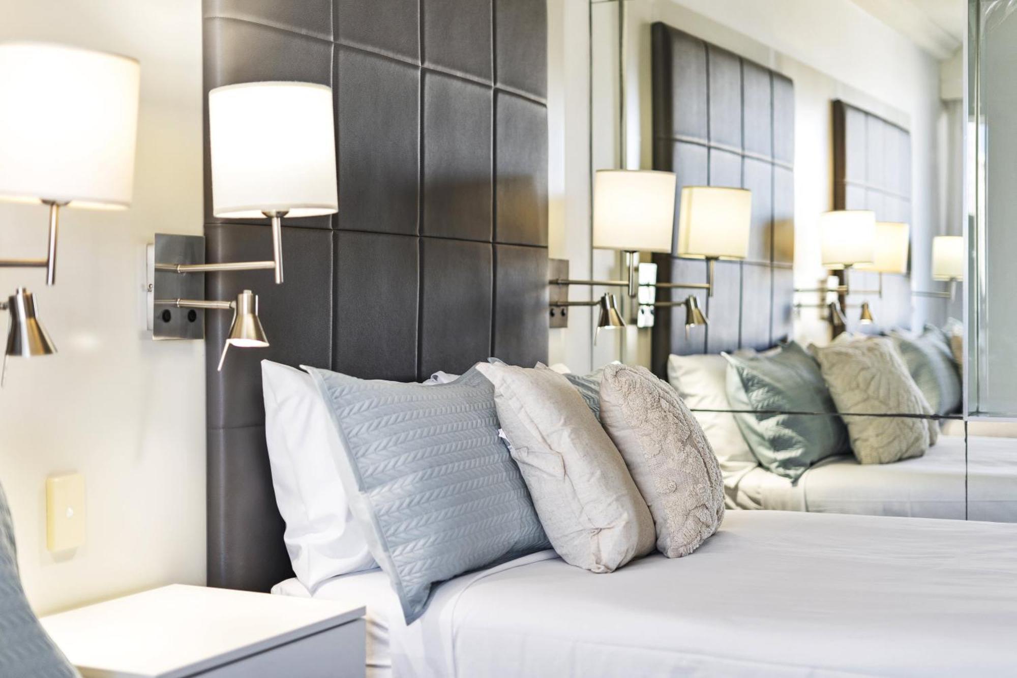 Modern Twin Units In Surfers Paradise - Q Gold Coast