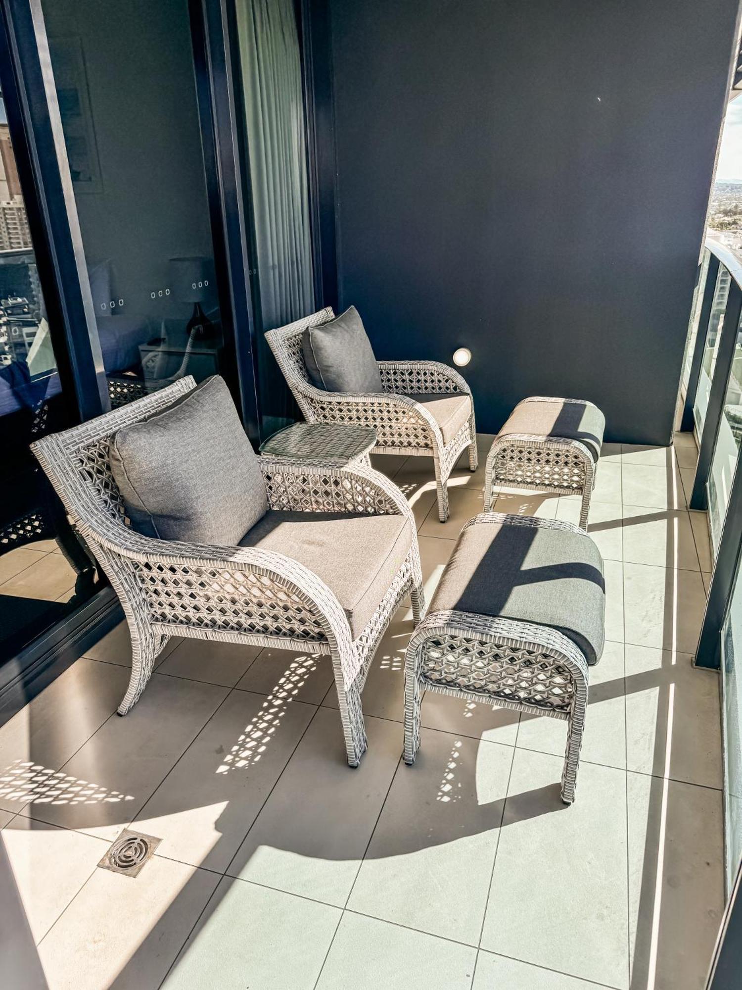 Tower 1 Oracle 16th Floor Stunning Views *