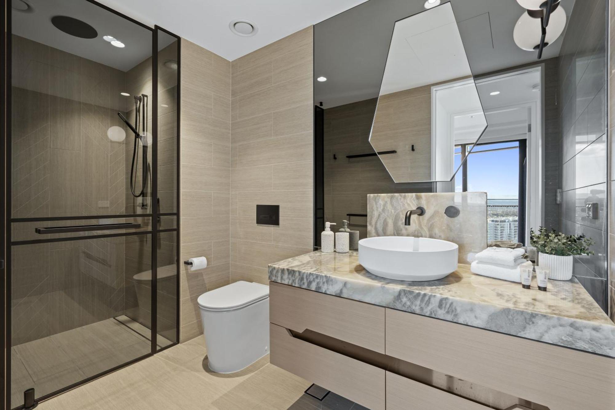 Apartment Luxury Units At The Jewel Residences - Q *