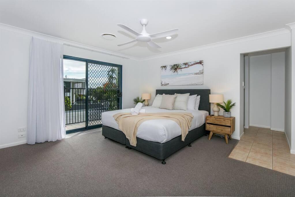 Holiday home Bliss At Broadbeach - Large Canal Facing