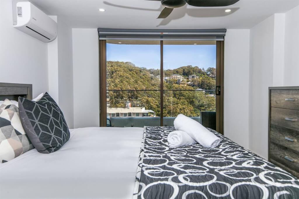 Bliss By The Sea - Absolute Beachside Luxury Apartment