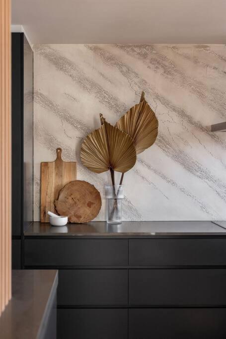 Bliss By The Sea - Absolute Beachside Luxury Apartment