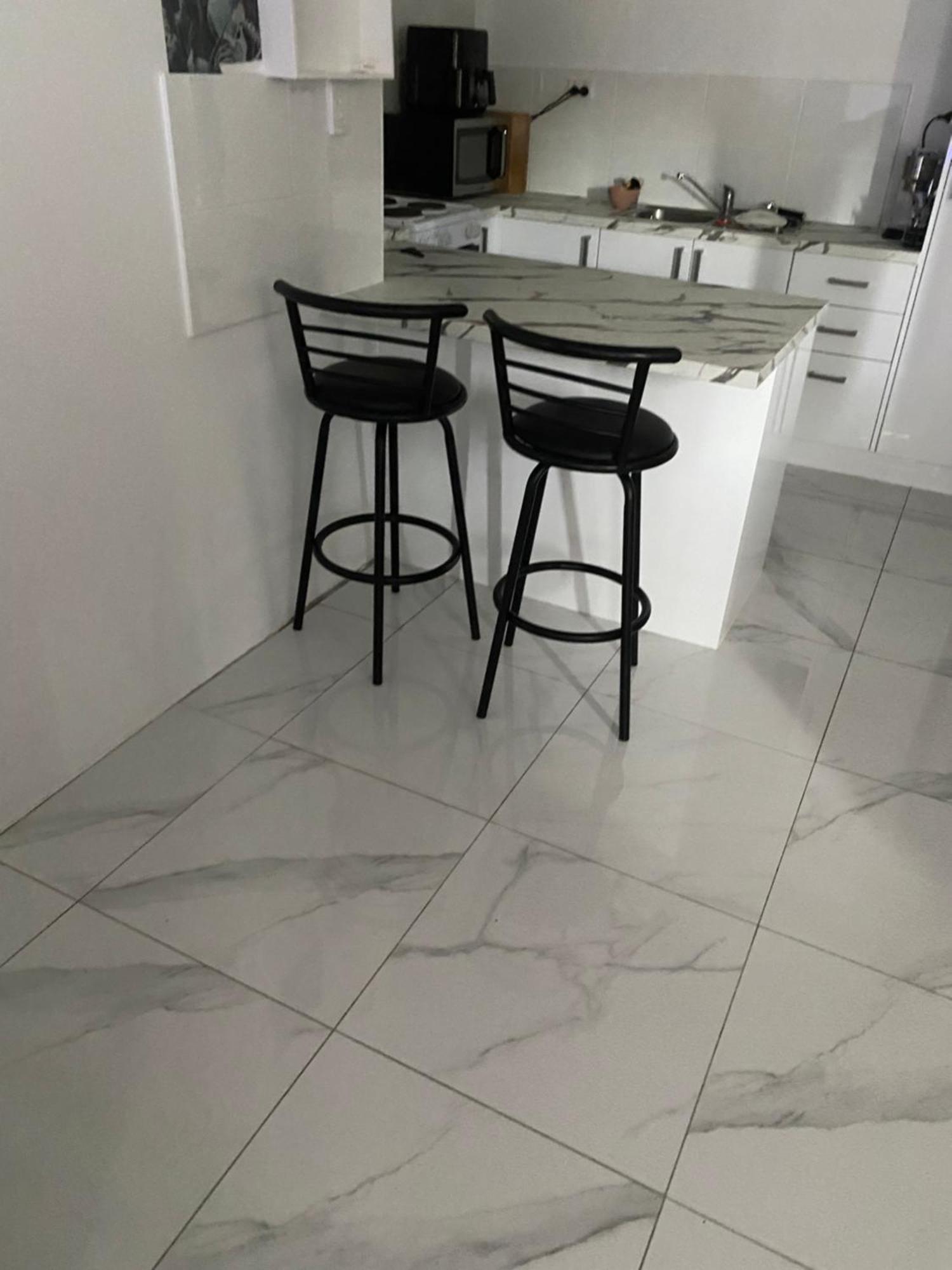 Stylish & Modern 2 Bedroom Escape * Gold Coast