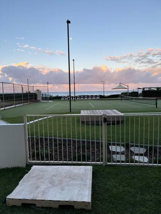 Front Oasis With Private Courtyard Gold Coast