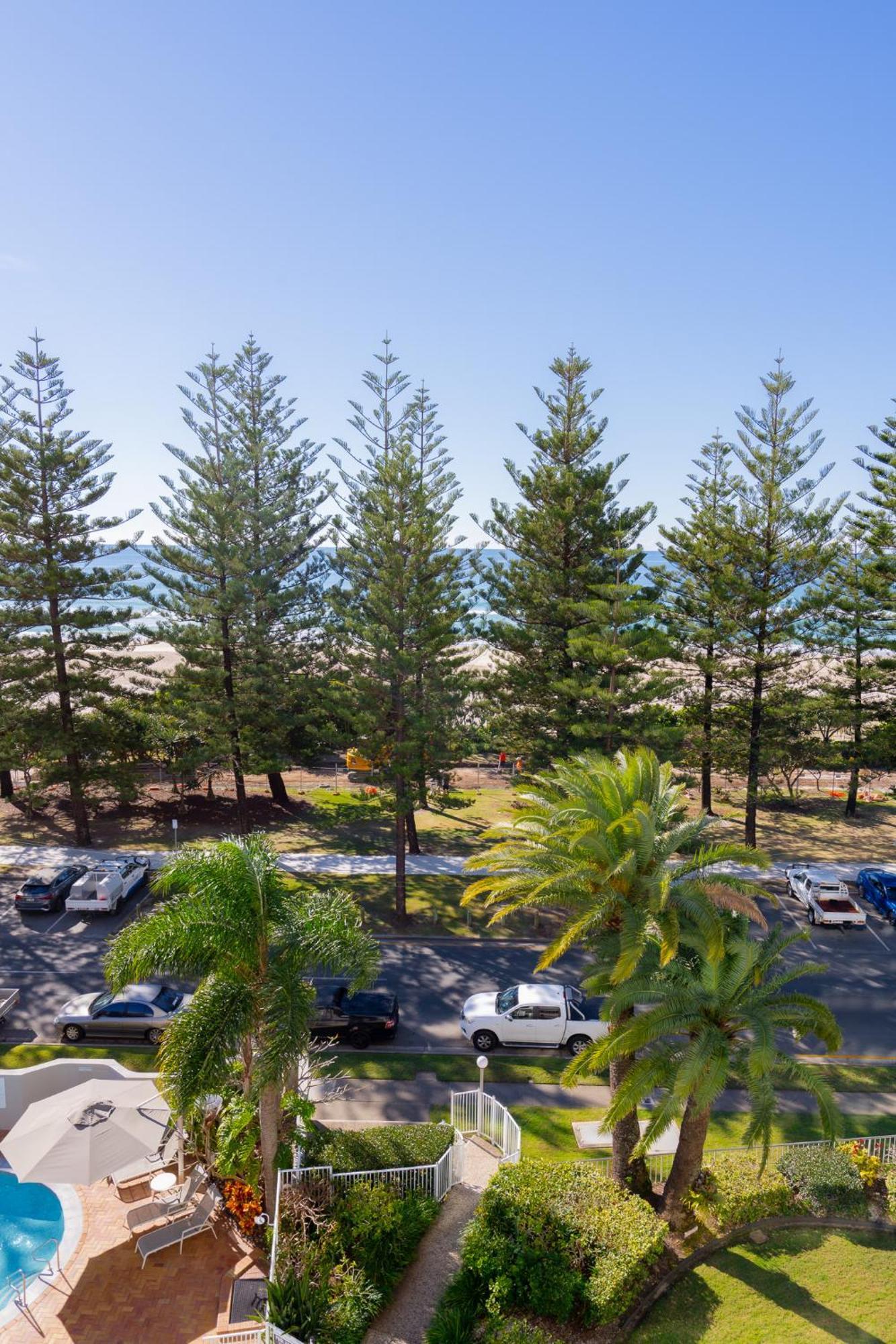 Aparthotel Cashelmara Beachfront 4*