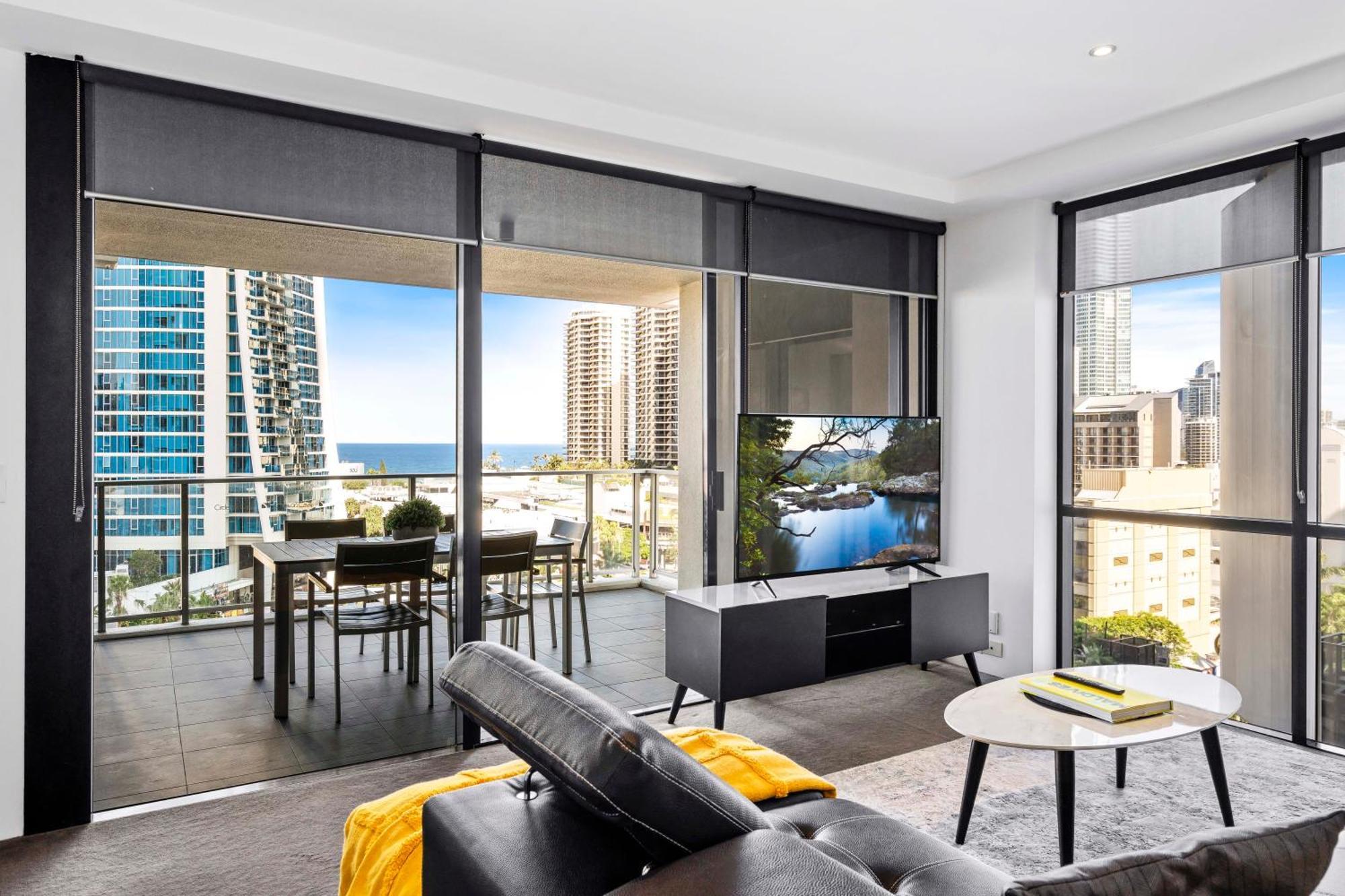 Two Bedroom Self Contained - Circle On Cavill - Privately Managed Gold Coast