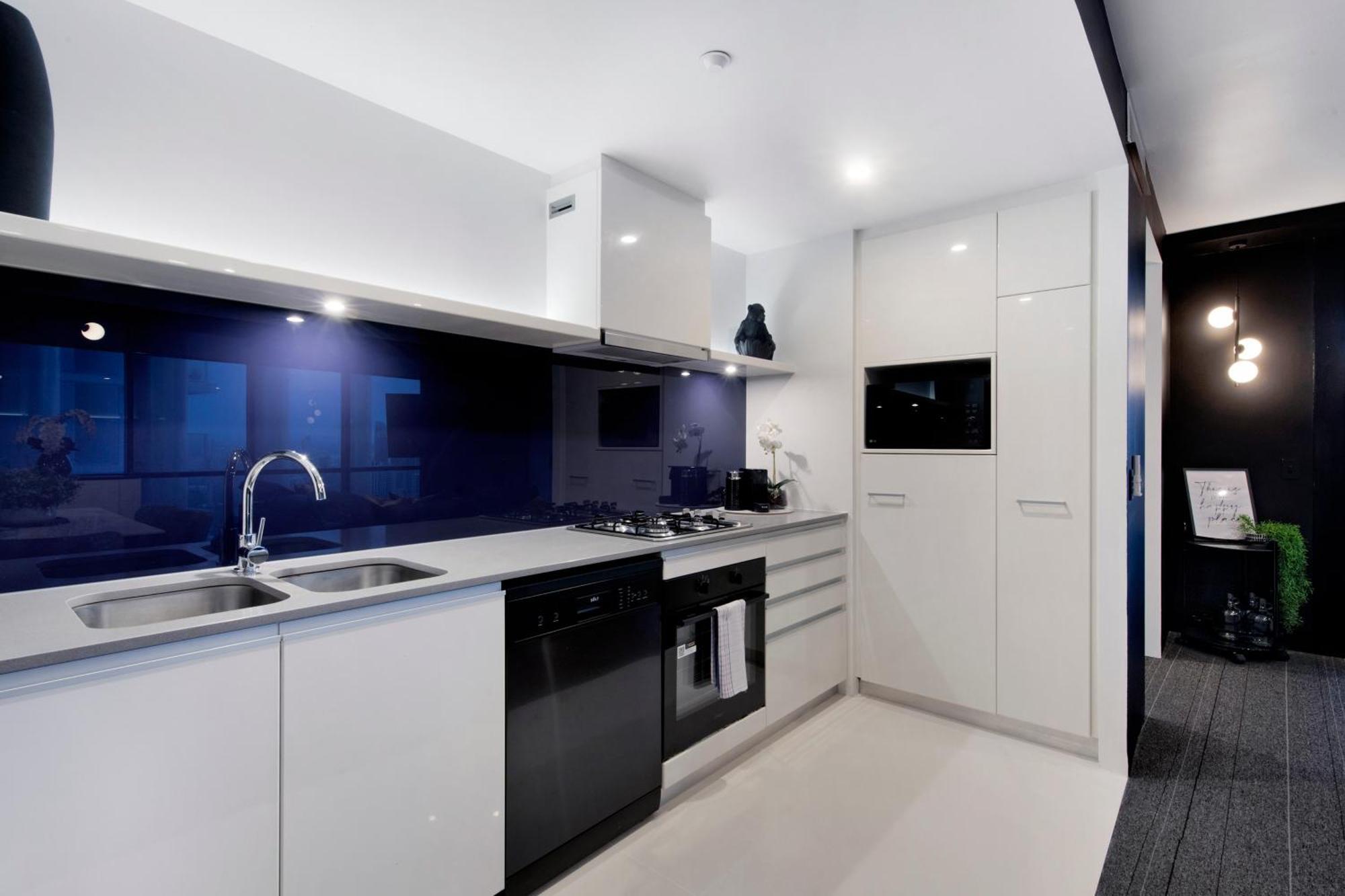Two Bedroom Self Contained - Circle On Cavill - Privately Managed Apartment