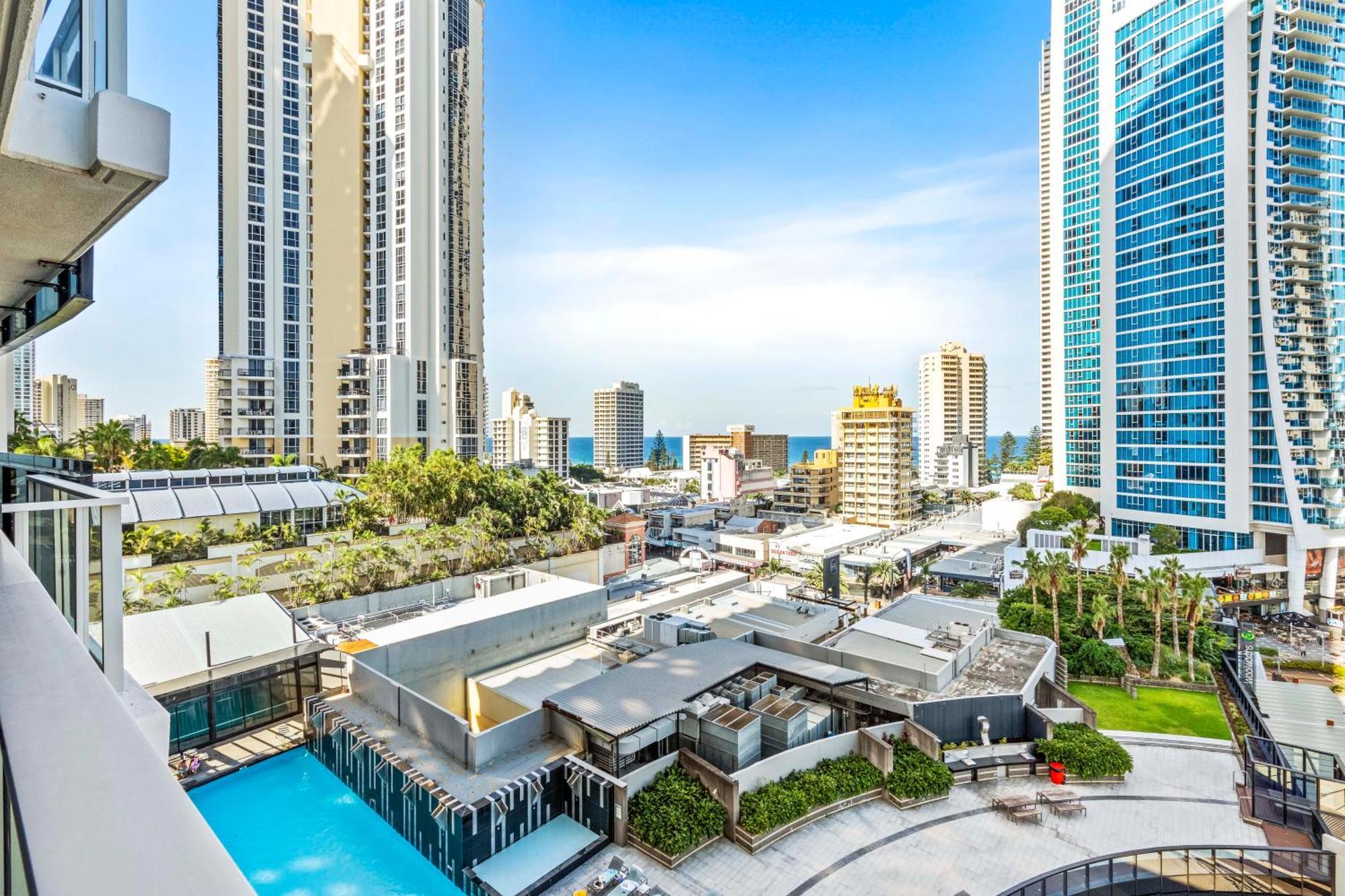 Apartment Two Bedroom Self Contained - Circle On Cavill - Privately Managed Gold Coast