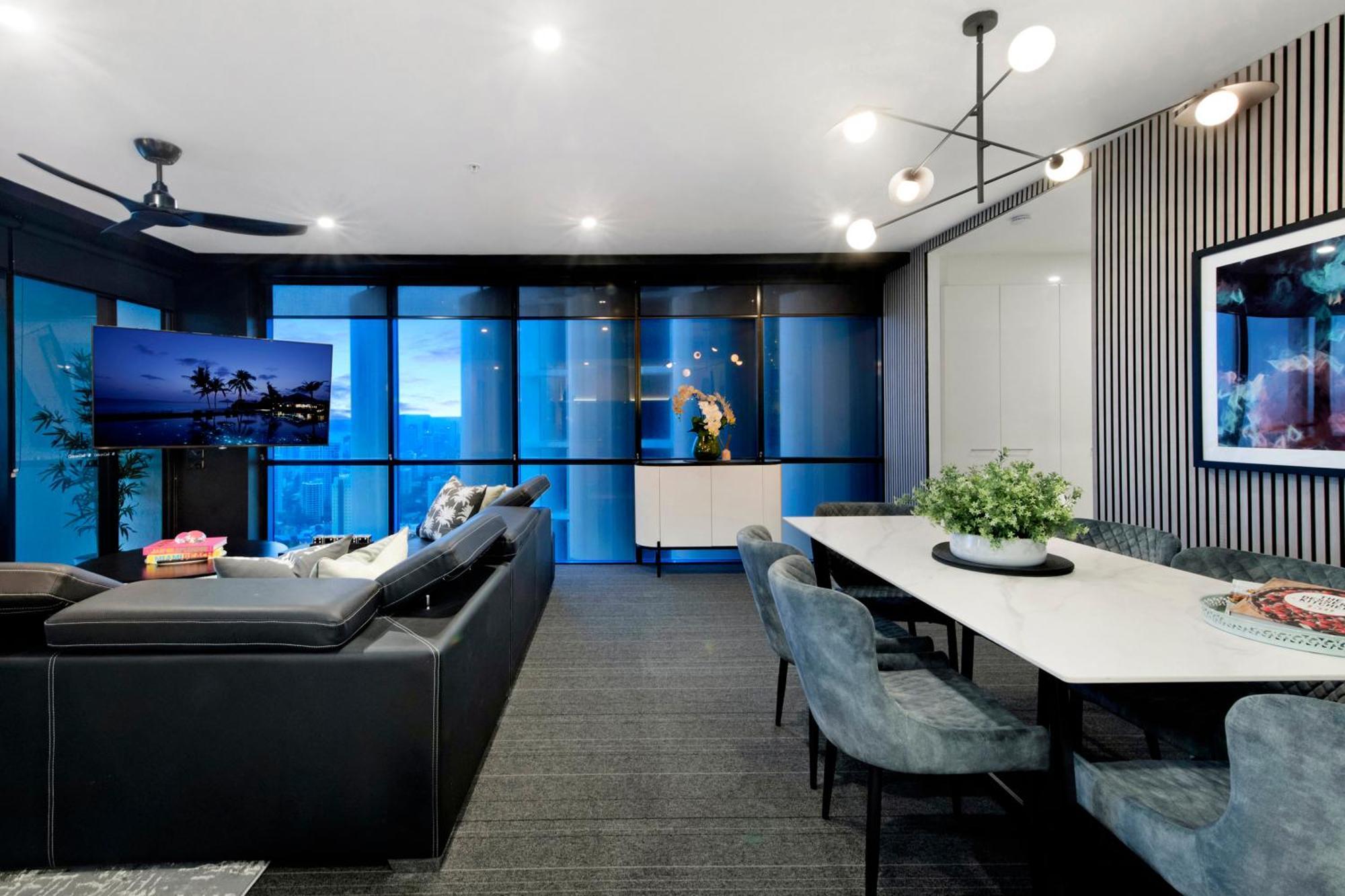 Apartment Two Bedroom Self Contained - Circle On Cavill - Privately Managed Gold Coast