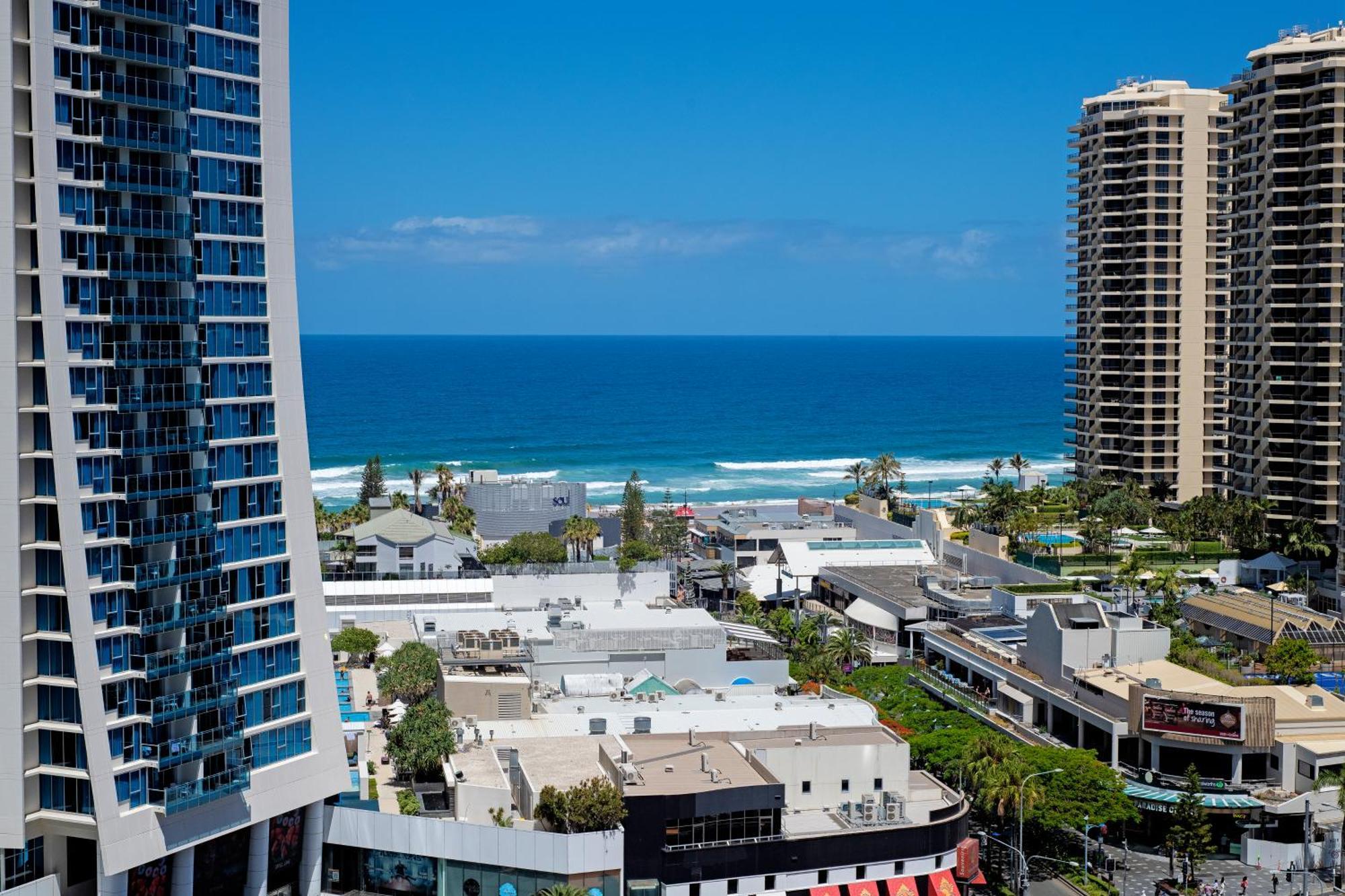Apartment Two Bedroom Self Contained - Circle On Cavill - Privately Managed *