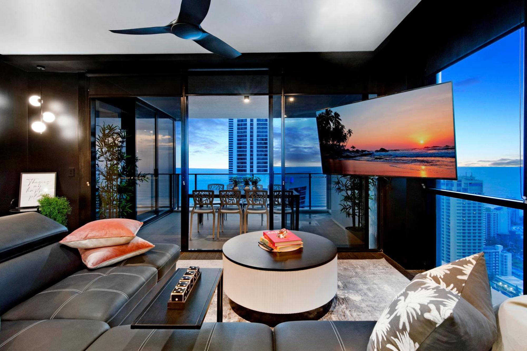 Two Bedroom Self Contained - Circle On Cavill - Privately Managed Apartment *