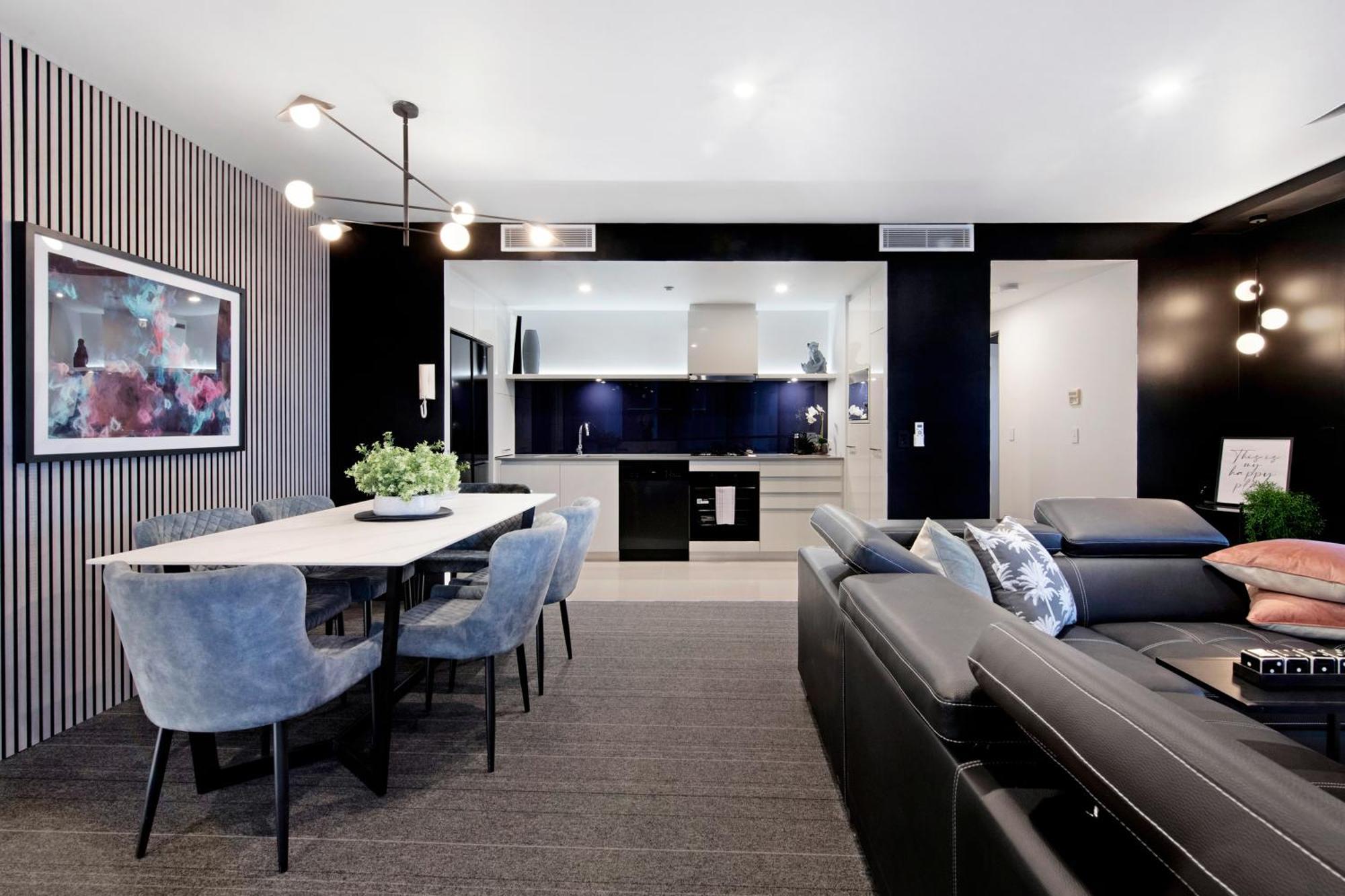 Apartment Two Bedroom Self Contained - Circle On Cavill - Privately Managed Gold Coast