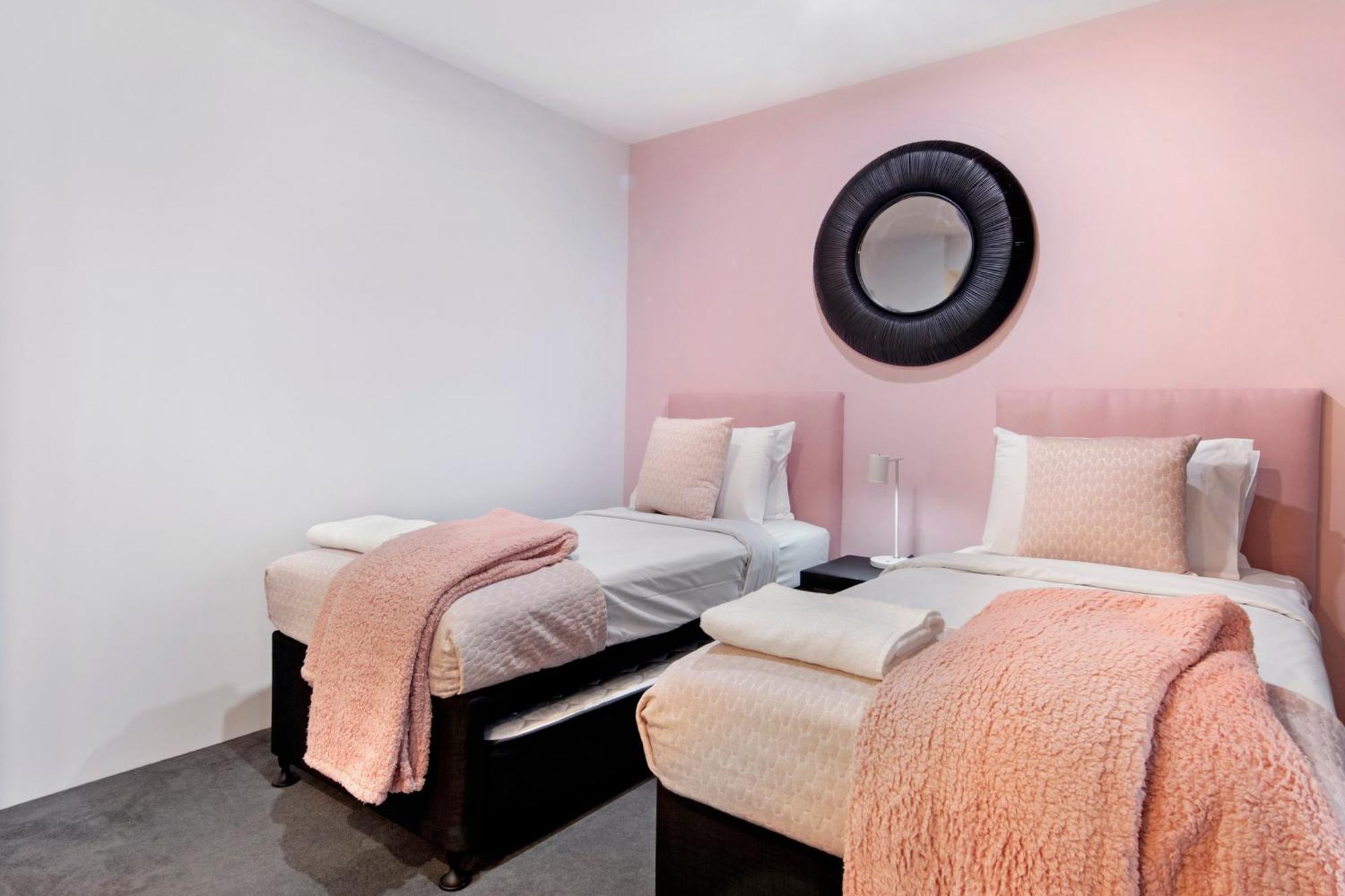 Circle On Cavill - One Bedroom - Self Contained & Privately Managed Gold Coast