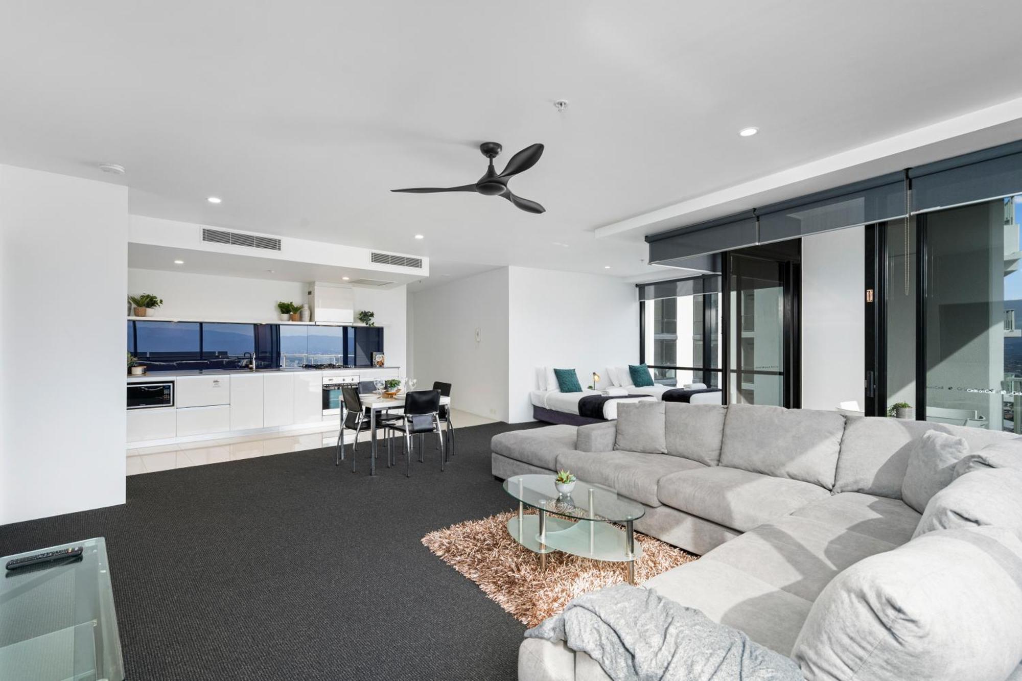 Apartment Circle On Cavill - One Bedroom - Self Contained & Privately Managed Gold Coast