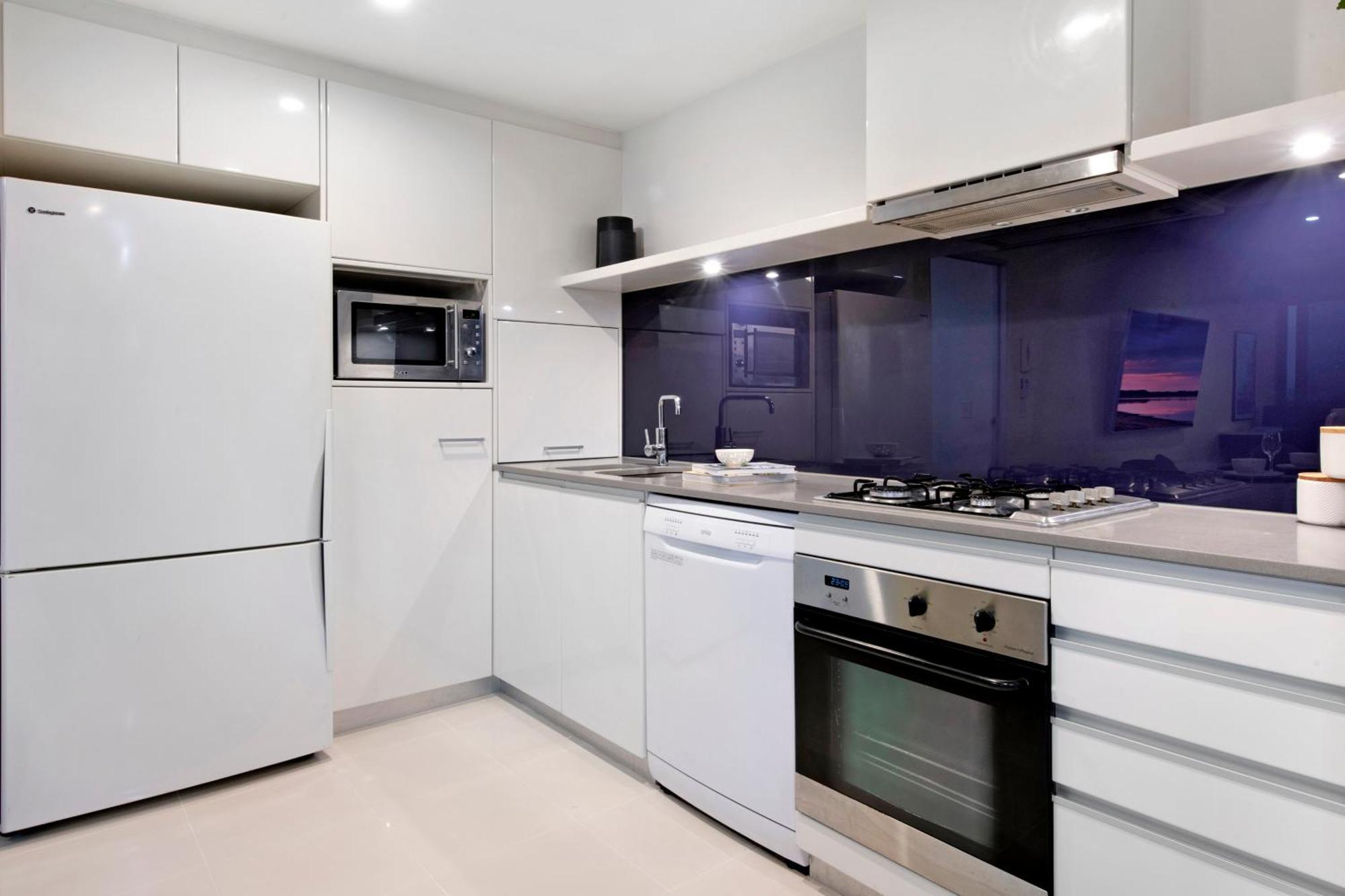 Circle On Cavill - One Bedroom - Self Contained & Privately Managed Apartment *