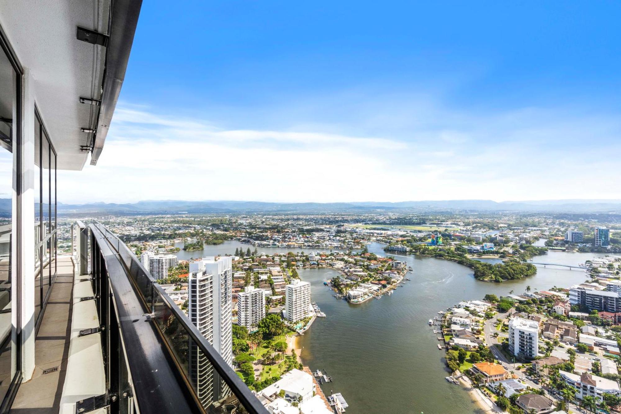 Apartment Circle On Cavill - One Bedroom - Self Contained & Privately Managed Gold Coast