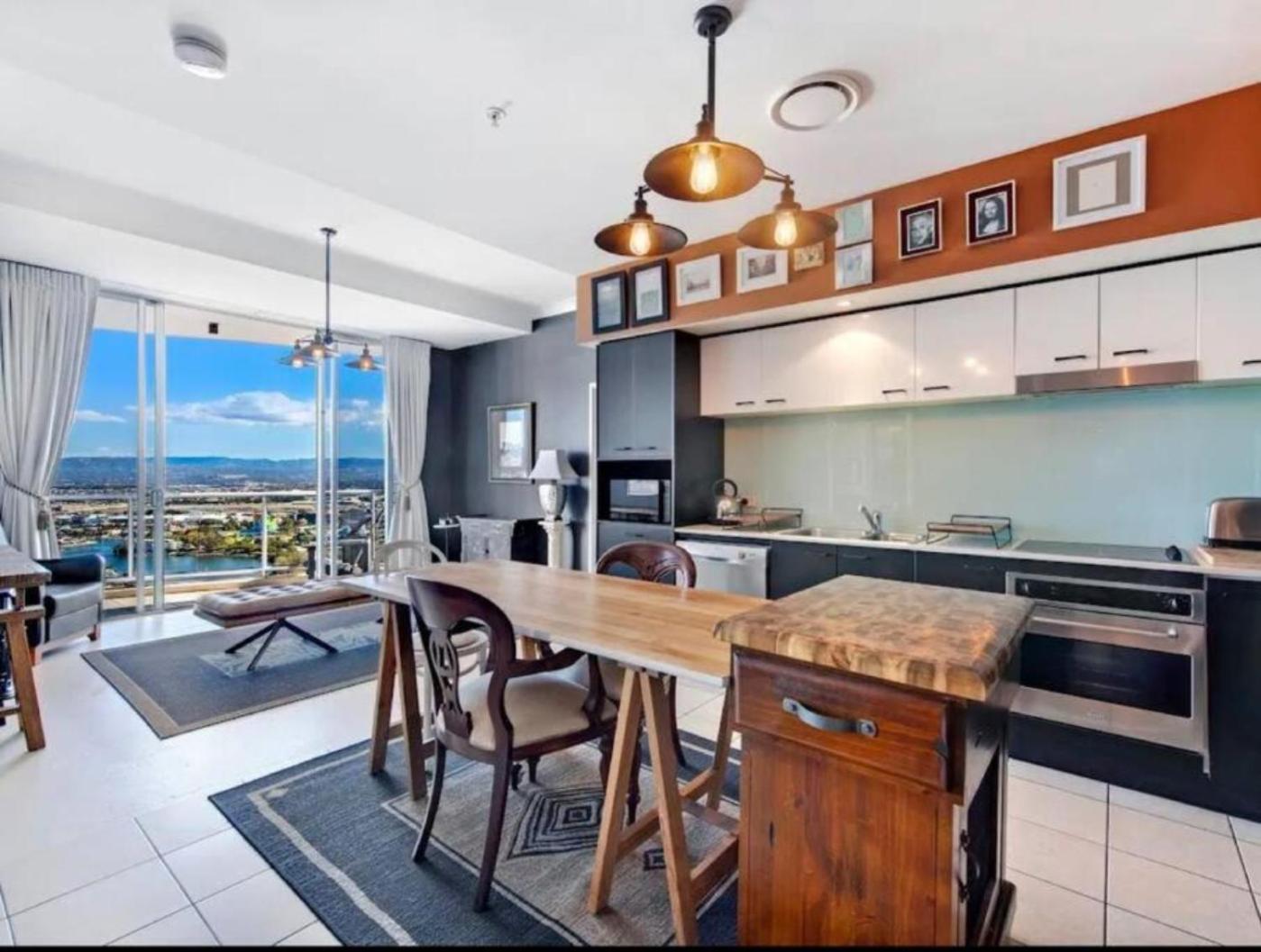 Elevated Luxe On Level 36 *