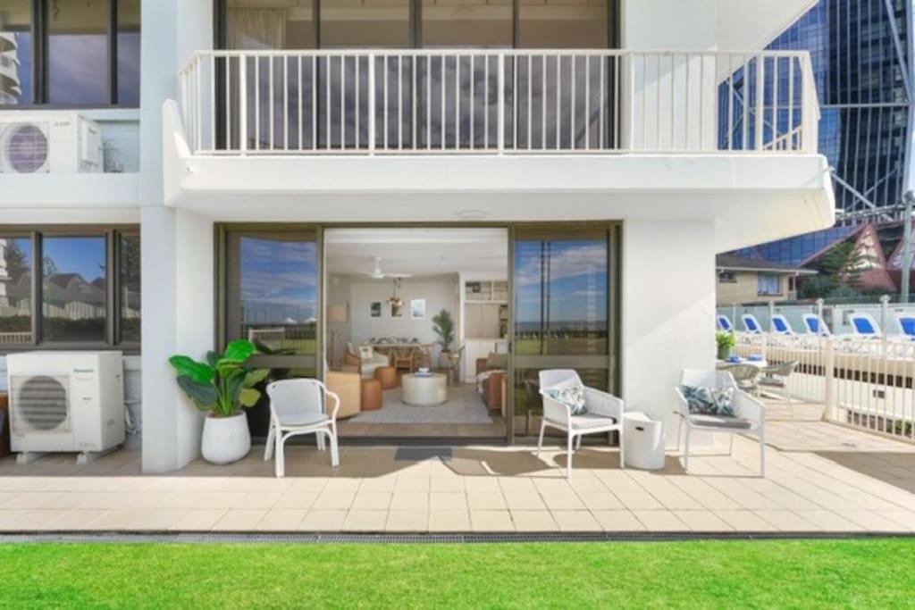 Front Oasis With Private Courtyard Apartment Gold Coast