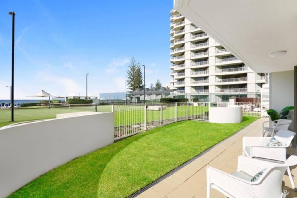 Apartment Front Oasis With Private Courtyard Gold Coast