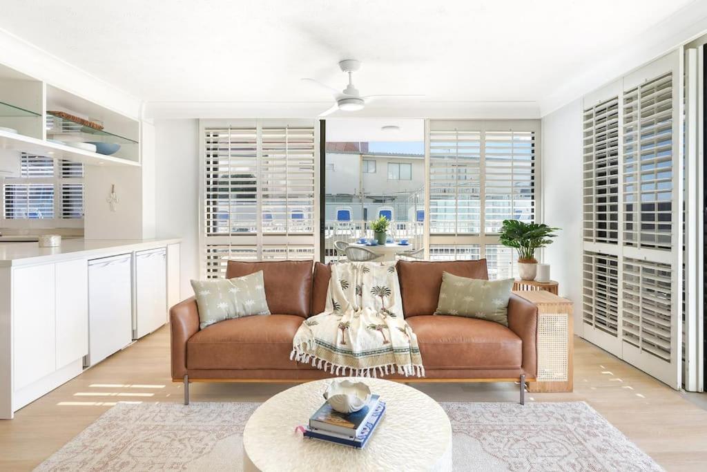 Front Oasis With Private Courtyard Apartment